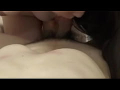 คลิปอมควยต่อด้วยขย่มควยจนมิดด้าม กระแทกหีหมอยดกดำ